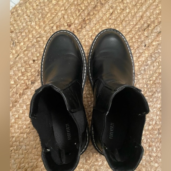 Forever 21 Black Chunky High Ankle Boots Size 8W - Picture 8 of 10